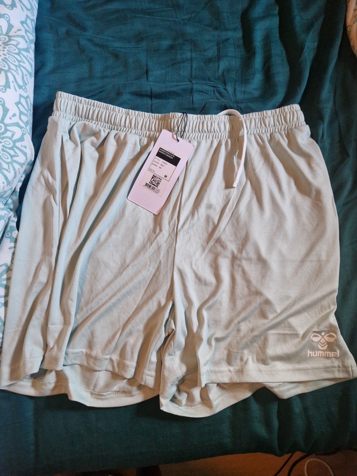 Nieuwe Hummel sportshort, maat M, lichtgroen, Maat 38/40 (M), Nieuw, Ophalen of Verzenden, Hummel