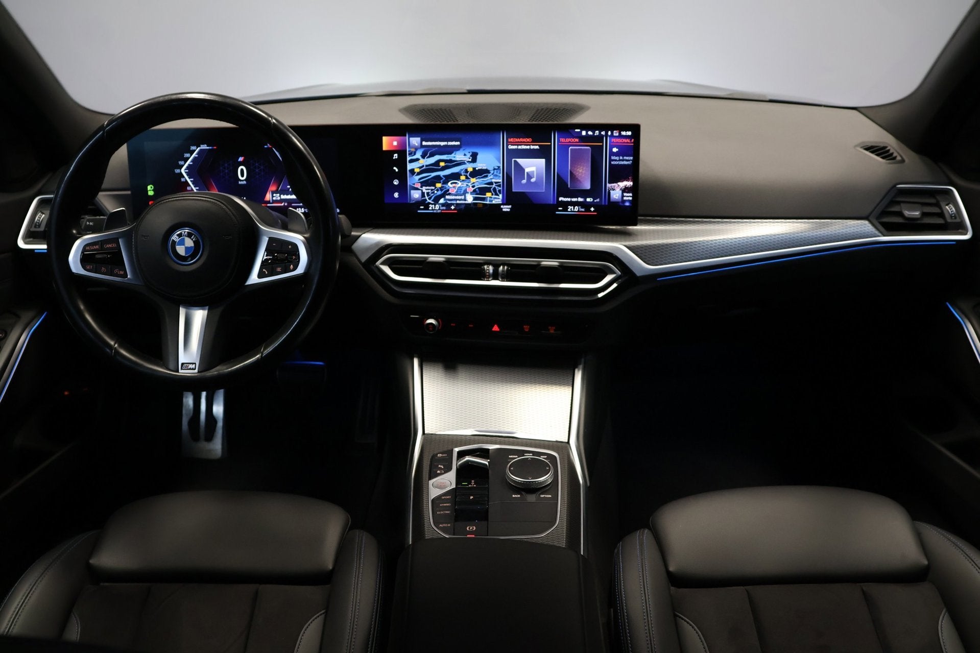 BMW 3-serie Touring 320e M Sport |Climate|Stoelverwarming|, Gebruikt, 4 cilinders, Hybride Elektrisch/Benzine, Parkeerassistent