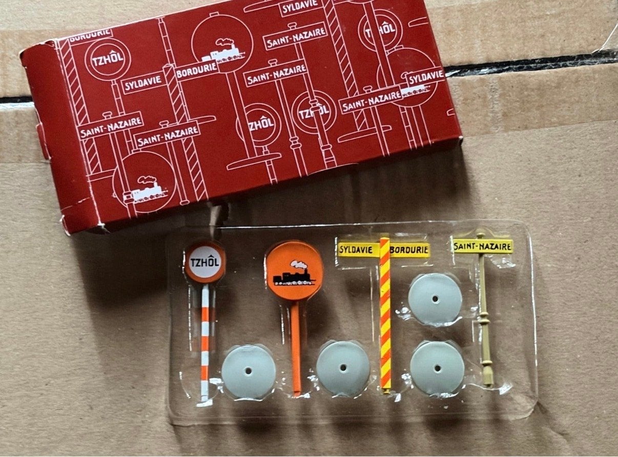 Kuifje Spoorwegborden set - Moulinsart - Nieuw in doos, Ophalen of Verzenden, Nieuw