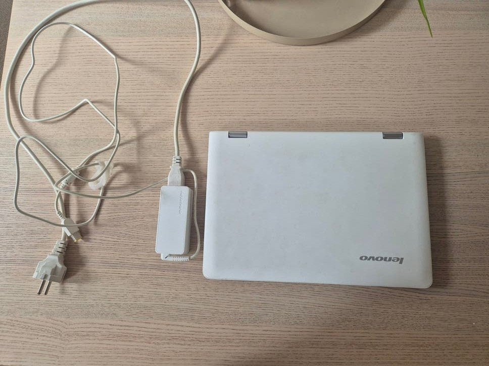 Lenovo Yoga 300 laptop, Ophalen of Verzenden, Gebruikt, Lenovo, Met touchscreen