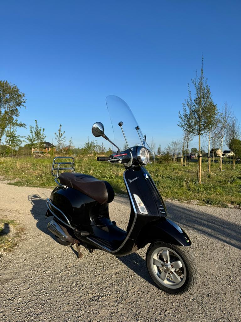 Vespa Primavera - 4900km!!, Ophalen, Overige modellen, Zo goed als nieuw, Benzine