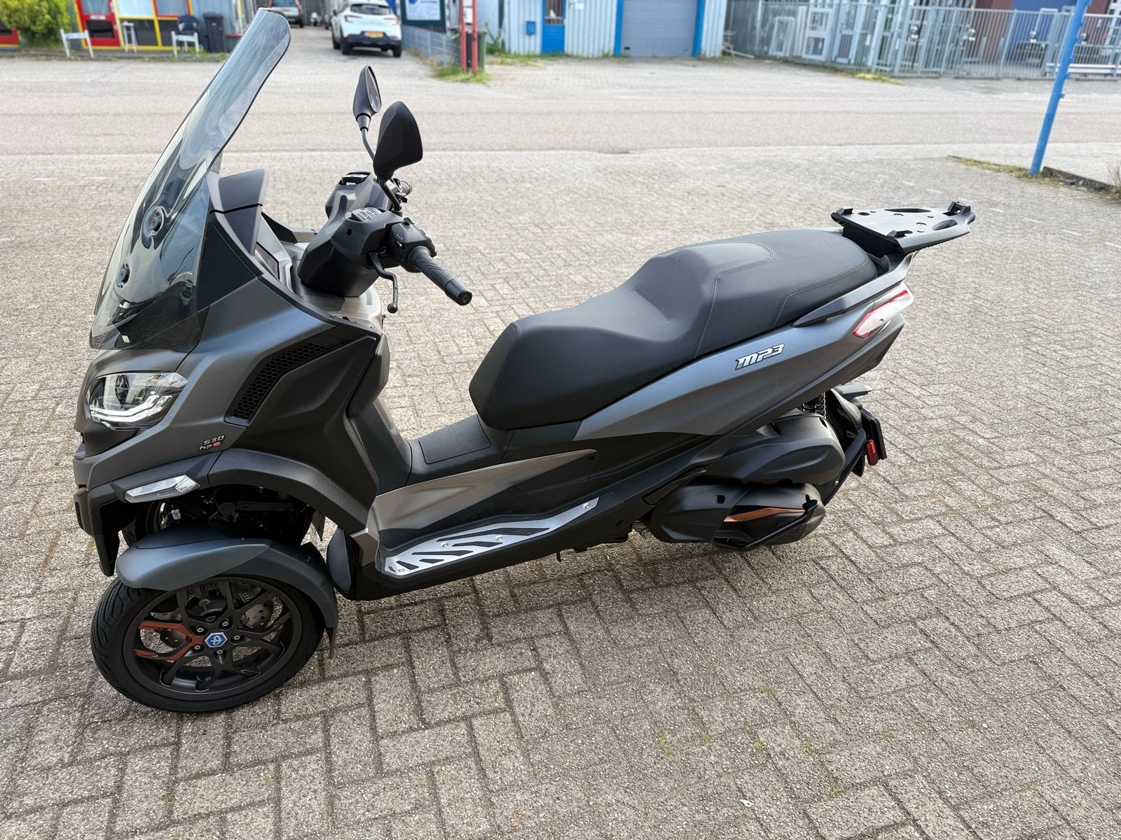 Piaggio MP3 530cc met slechts 800km op de teller, Motoren, Particulier