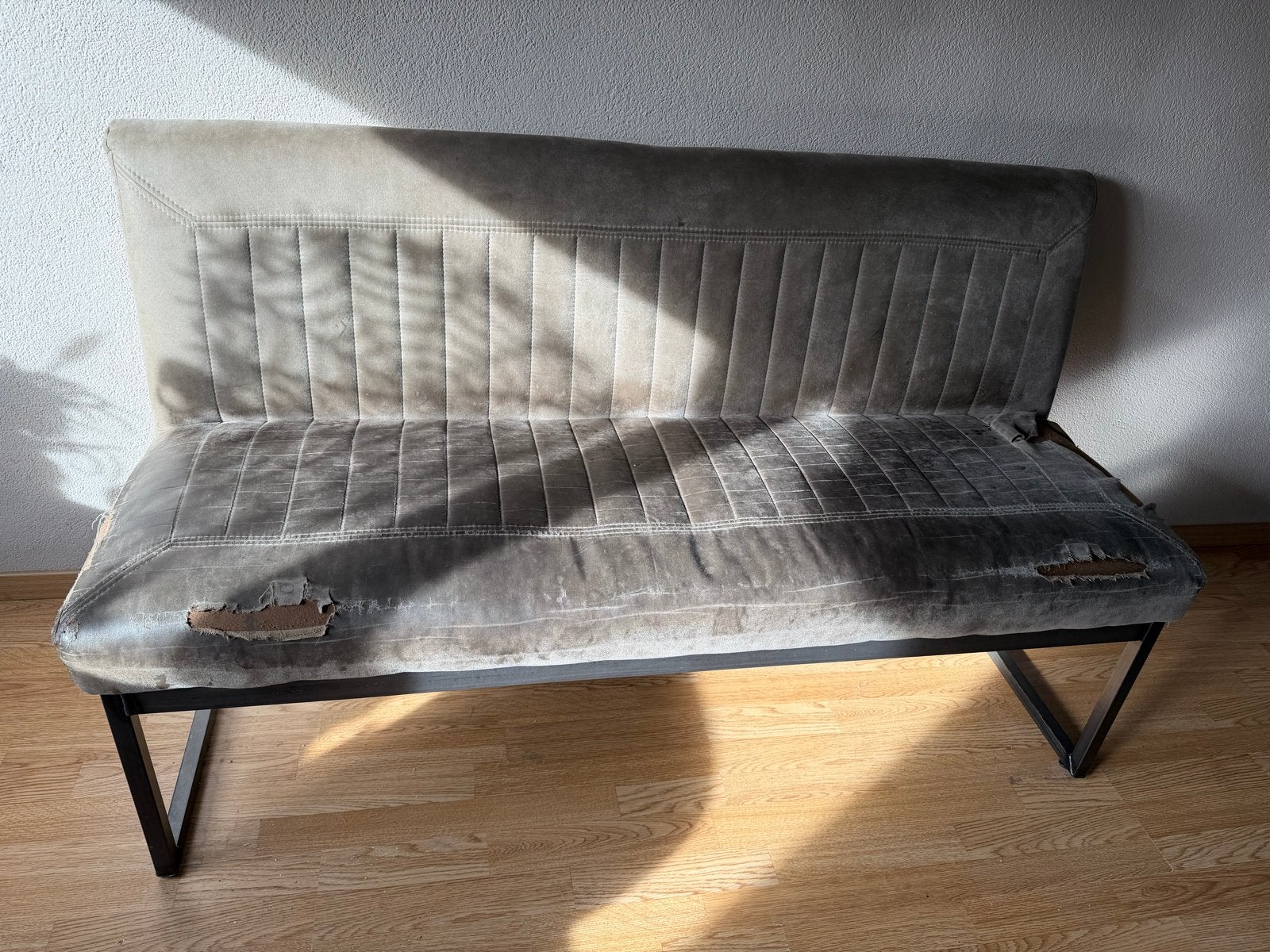 Bankje met metalen onderstel - opknapper, Ophalen, Gebruikt, 150 tot 200 cm, Tweepersoons