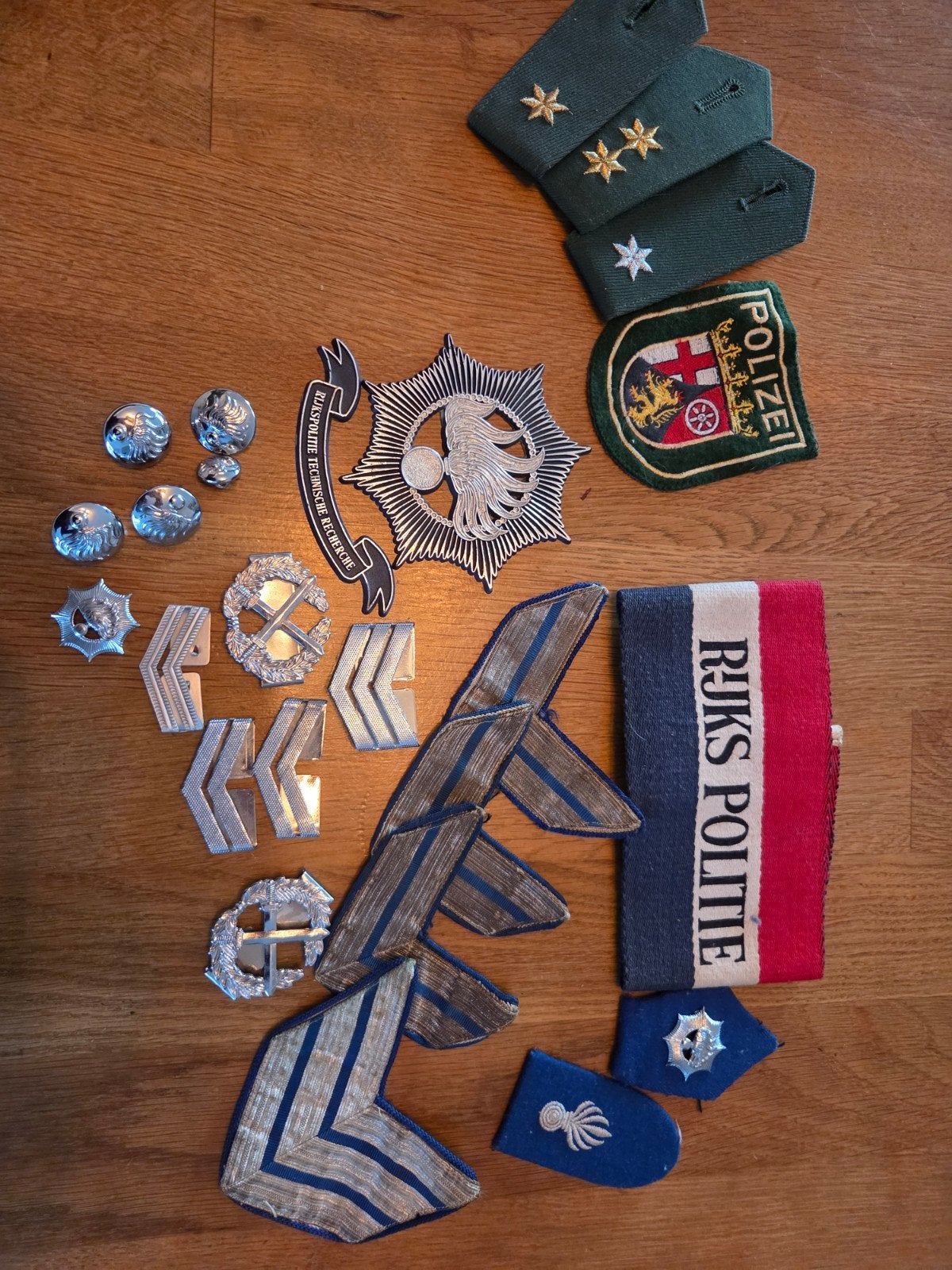Diverse politie insignes en emblemen, Ophalen of Verzenden, Overige soorten, Overige gebieden, Embleem of Badge