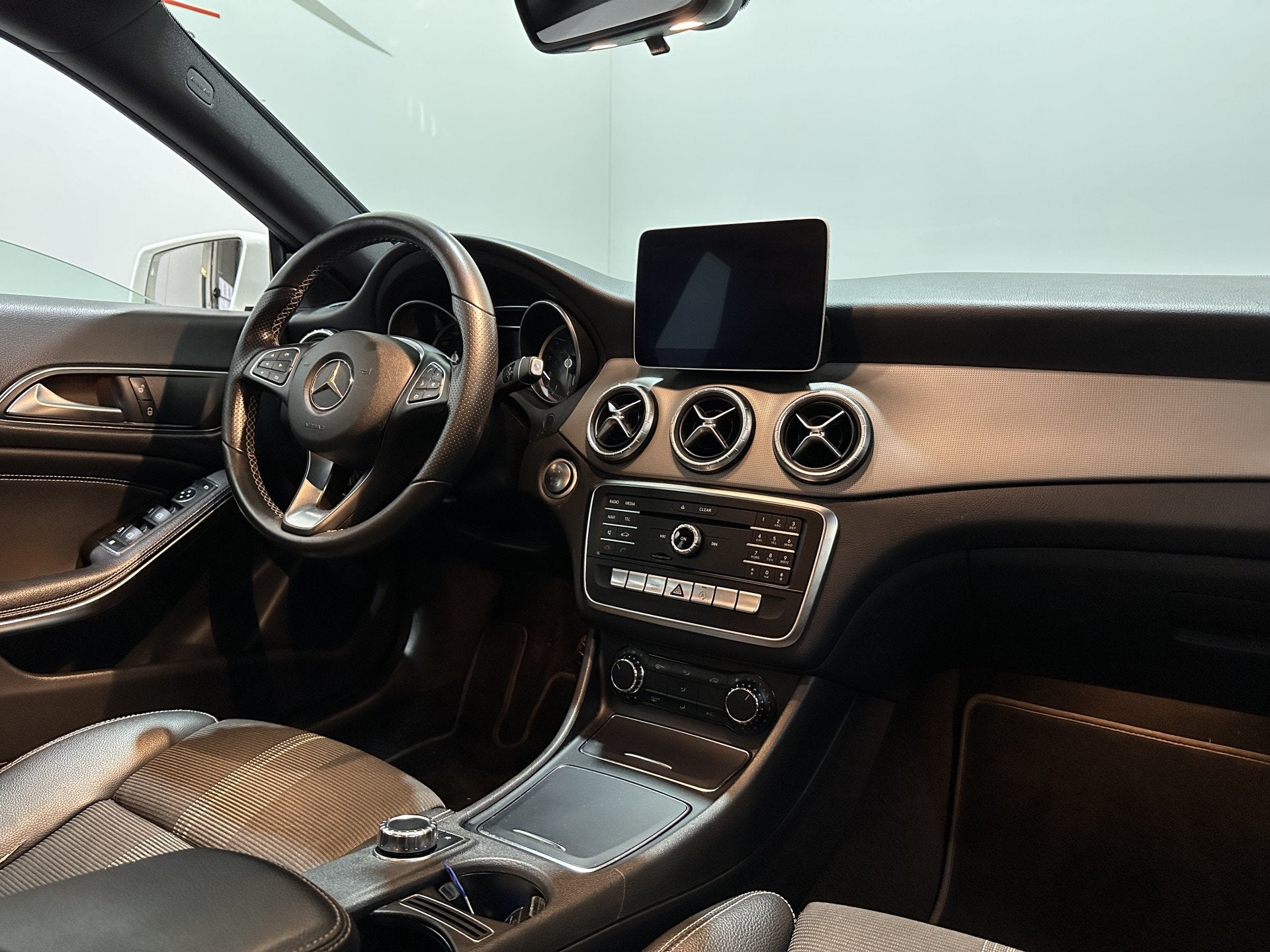 Mercedes-Benz CLA-Klasse Shooting Brake 180 Business Solutio, Auto's, CLA, 730 kg, Gebruikt, Euro 6
