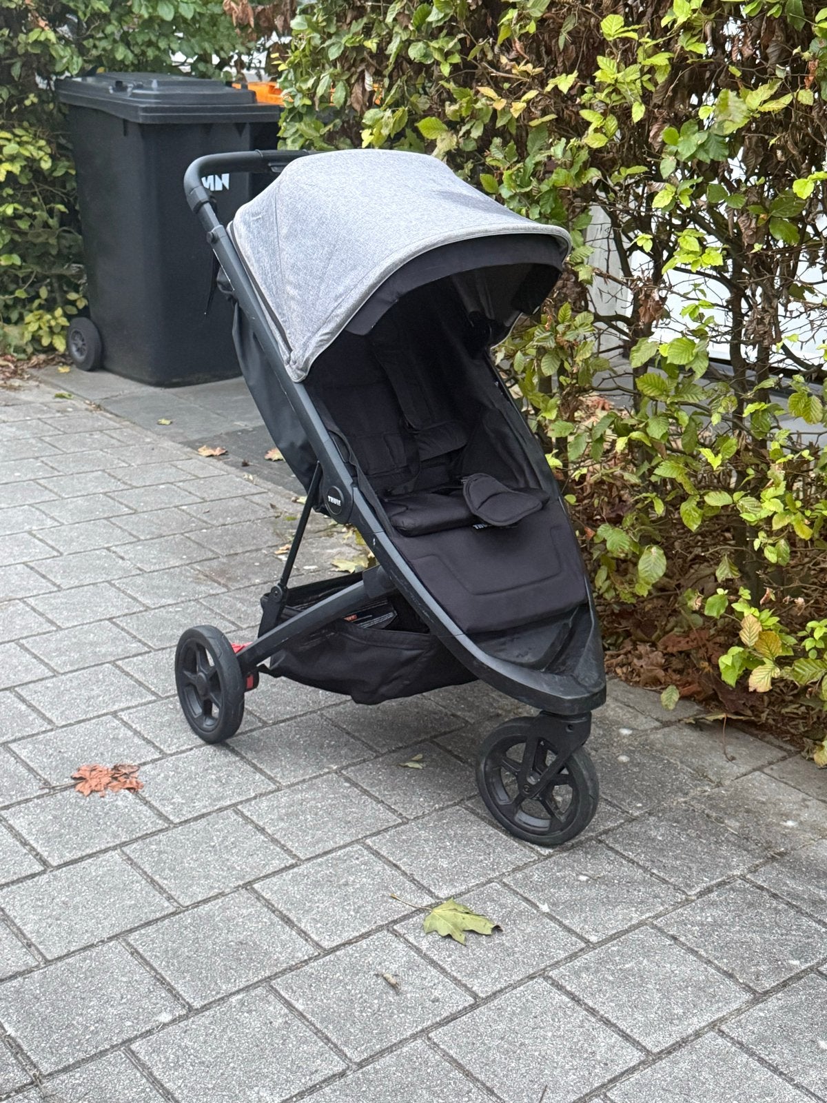 Thule spring black stroller, Gebruikt, Verstelbare duwstang, Ophalen, Kinderwagen
