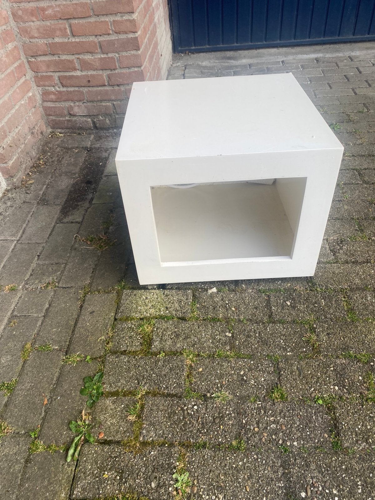 Twee witte zware kubuskastjes, Huis en Inrichting, Kasten | Overige, Ophalen, Gebruikt