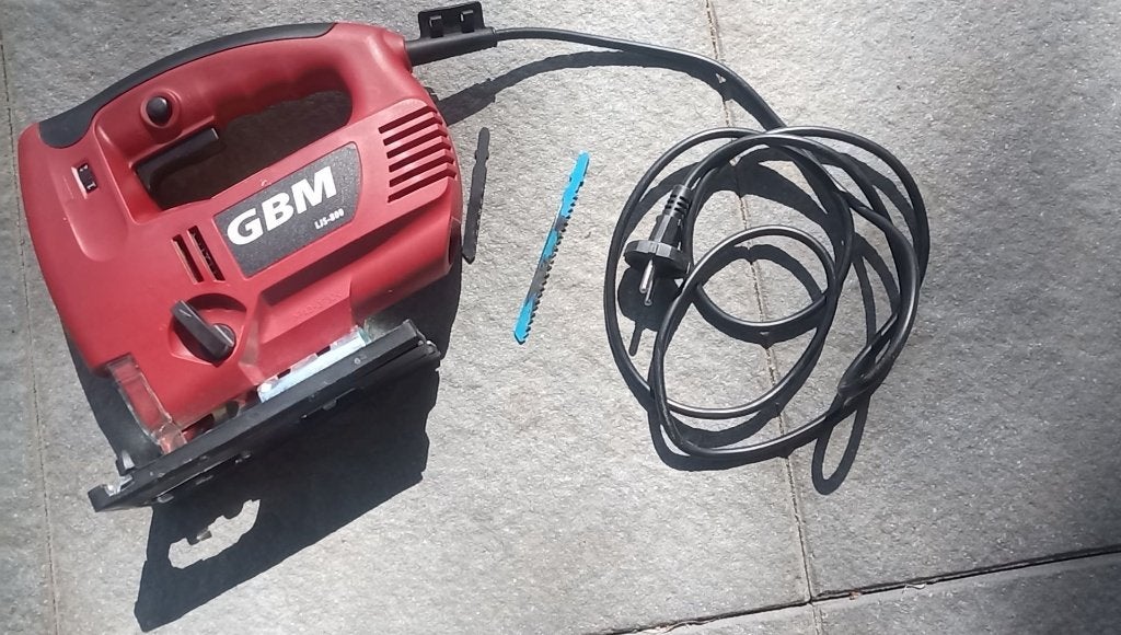 Decoupeerzaag met toebehoren GBM LJS800, Doe-het-zelf en Verbouw, Gereedschap | Zaagmachines, Gebruikt, Decoupeerzaag, 600 tot 1200 watt