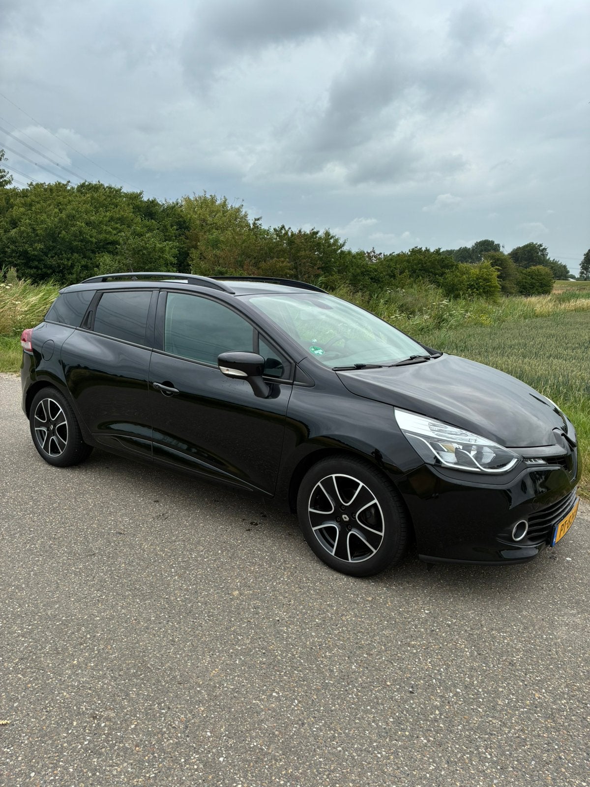Renault Clio 0.9 TCE 90 Estate 2013 Zwart, Voorwielaandrijving, 898 cc, Zwart, Handgeschakeld