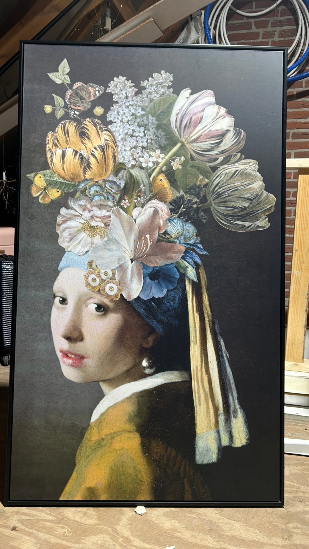 Meisje met de parel met bloemen en vlinders, Ophalen, Doek, Portret of Personen, Klassiek