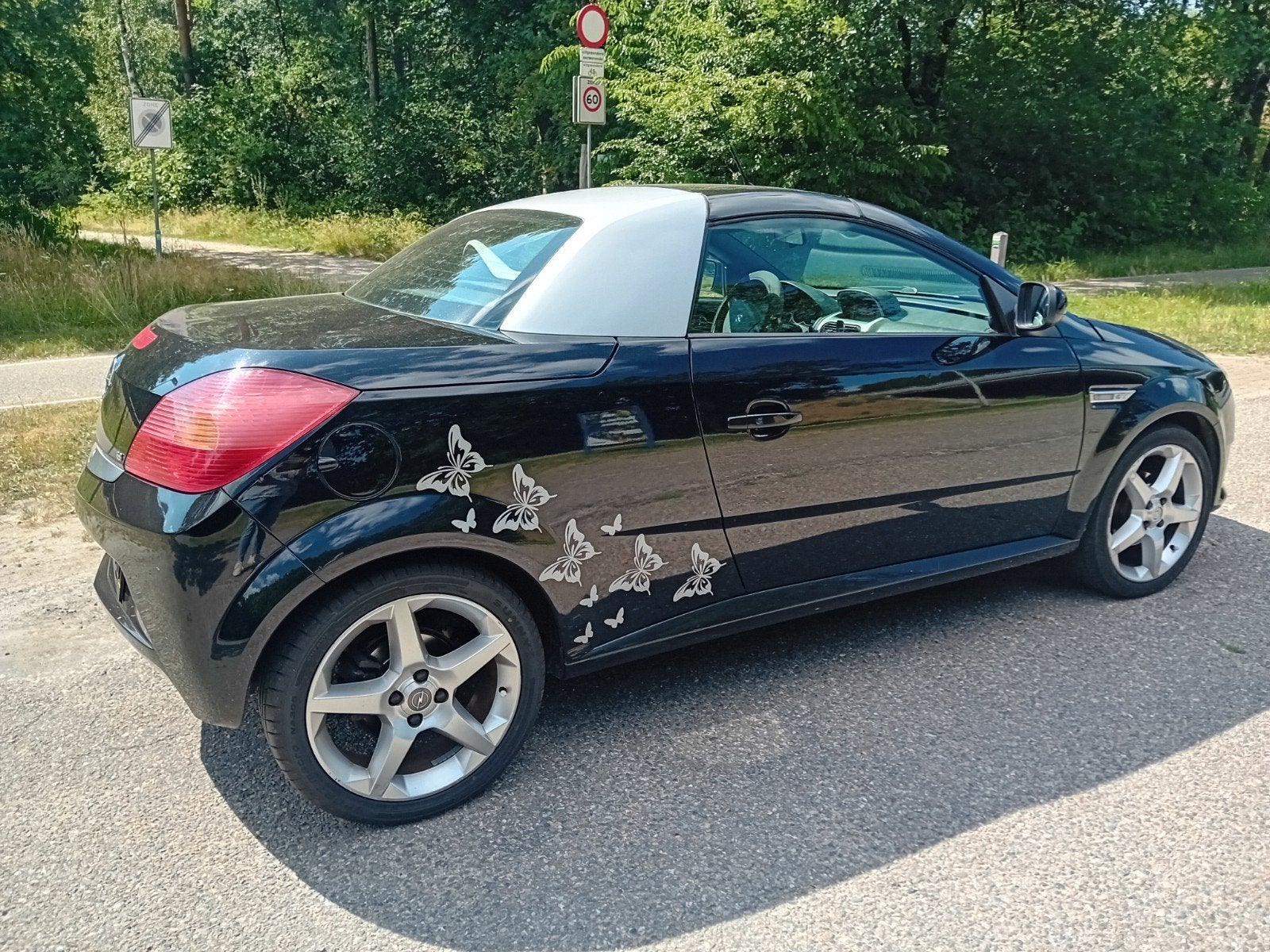 Opel Tigra 1.8 16V cabrio 2005, Auto's, Opel, 125 pk, 4 cilinders, 1796 cc, Zwart