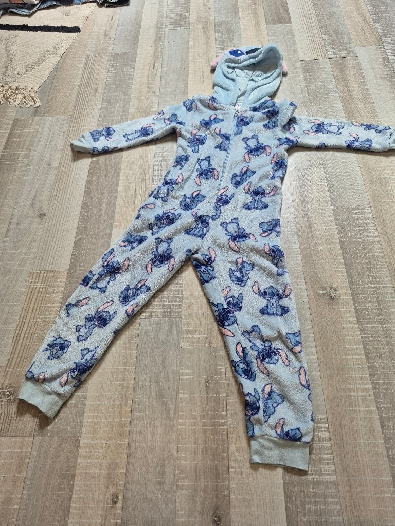 Stitch onesie maat 128, Ophalen of Verzenden, Zo goed als nieuw, Jongen of Meisje