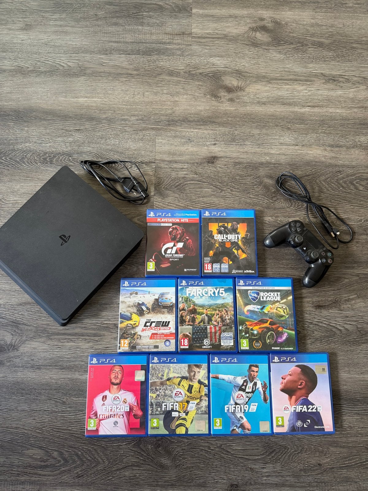 PlayStation 4 Slim met 2 controllers en 8 games, Ophalen, Met games, Zo goed als nieuw, 1 TB