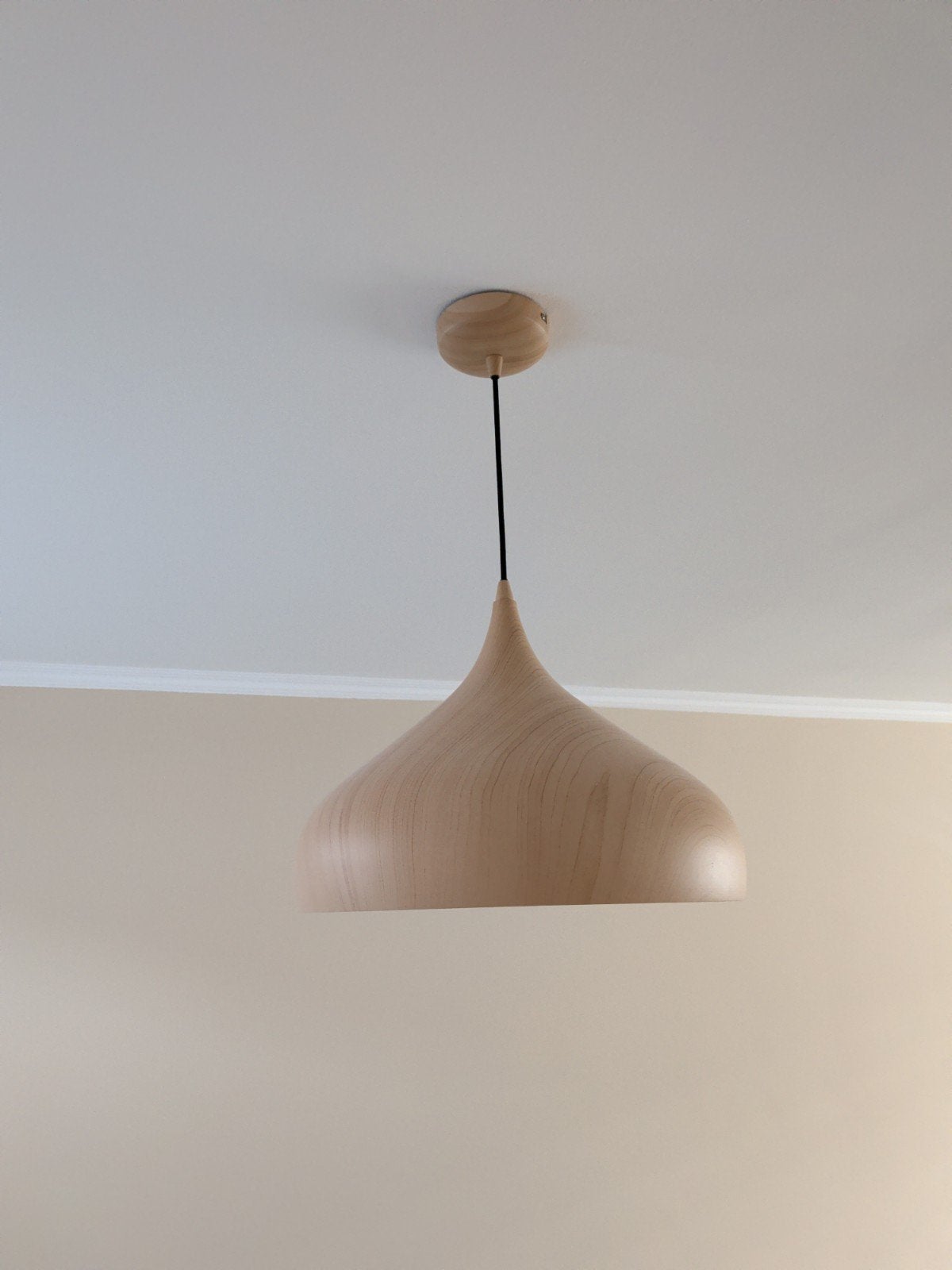 Twee hanglampen - Scandinavisch houten design, Huis en Inrichting, Scandinavisch, Zo goed als nieuw, Metaal, E27 (groot)