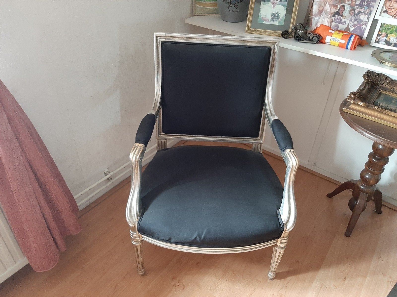 2 mooie kamerstoelen  van hout en stof, Huis en Inrichting, Ophalen of Verzenden, Minder dan 75 cm, Hout, 50 tot 75 cm