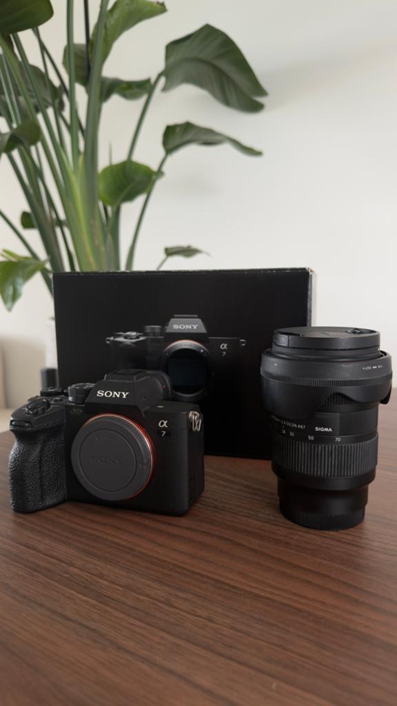 Sony A7 IV + Sigma 28-70mm F2.8 DG DN, Audio, Tv en Foto, Fotocamera's Digitaal, Ophalen, Zo goed als nieuw, Sony, Geen optische zoom