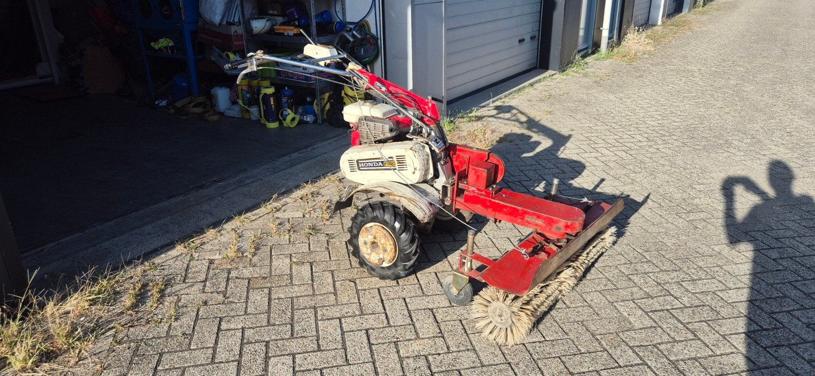 Honda F400 Twee-wielige Tractor met Veegborstel, Ophalen, Gebruikt