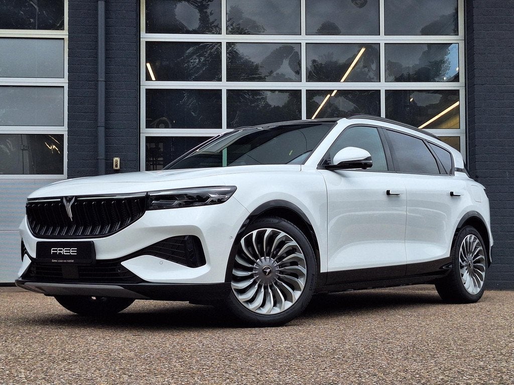 VOYAH Free Flagship Edition 4WD 106 kWh | Black Line | Panor, Auto's, Voyah, Automaat, 12 maanden, Zwart, Wit