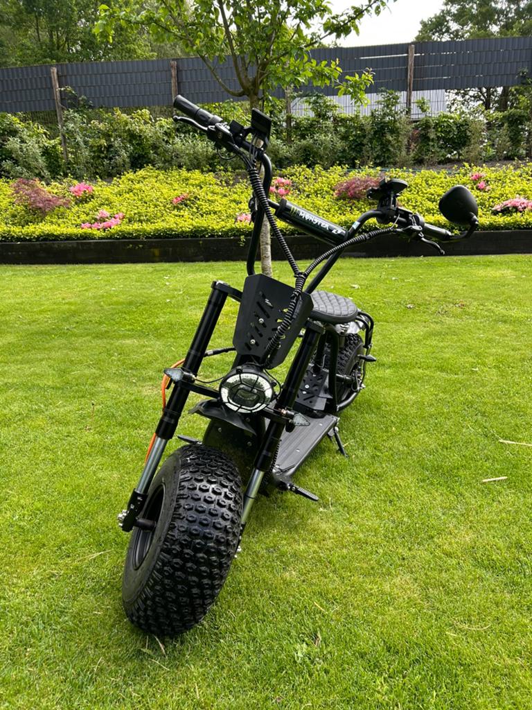 Move ECruiser bj. 2024 met 250 km op de teller!!, Fietsen en Brommers, Steps, Nieuw, Elektrische step (E-scooter), Ophalen of Verzenden
