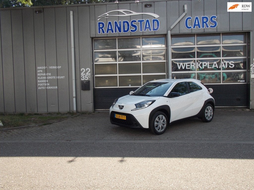 Toyota Aygo X 1.0 VVT-i S-CVT Play Automaat Camera Airco Ele, Auto's, Toyota, Stof, Gebruikt, Euro 6, 4 stoelen