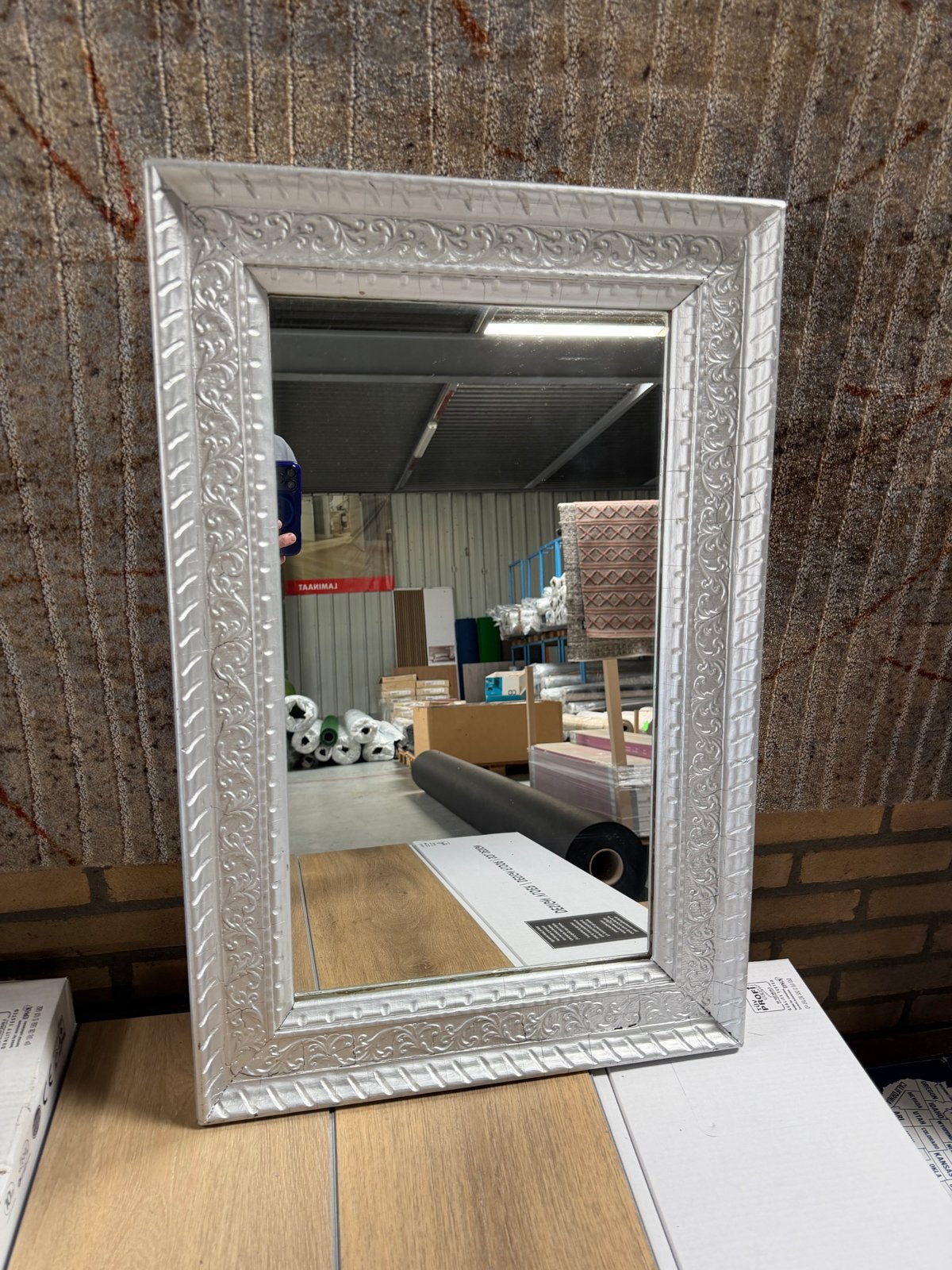 Decoratieve spiegel met zilverkleurige lijst. 50x75, Ophalen, Minder dan 50 cm, Gebruikt, Minder dan 100 cm