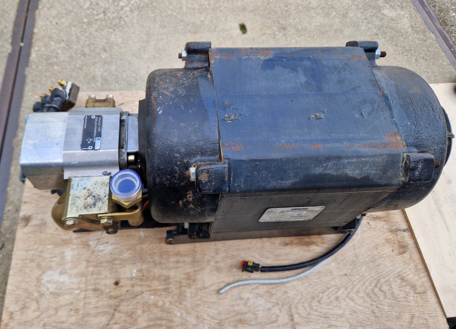 Elektromotor 50V 15,5Kw 260A 2200 / 4500rpm hydrauliekpomp, Ophalen, Motor en Techniek, Zeilboot of Motorboot