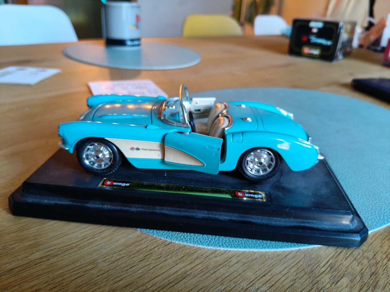 4 model auto's schaal 1:24, Hobby en Vrije tijd, Modelauto's | 1:24, Ophalen, Gebruikt, Auto, Bburago