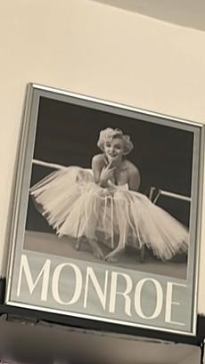 Merlyn monroe, Ophalen
