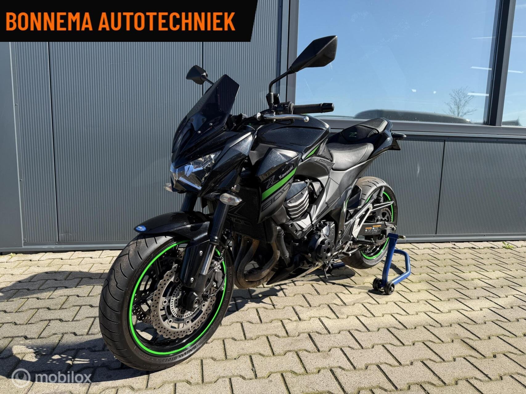 Kawasaki Z 800 Performance Edition ABS AKRAPOVIC Uitlaat, Bedrijf, 806 cc, Meer dan 35 kW, LED Verlichting