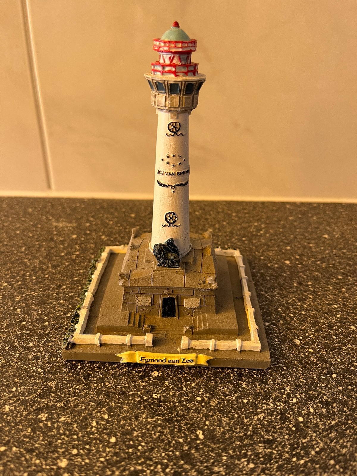 Miniatuur vuurtoren Egmond aan Zee, Verzamelen, Beelden en Beeldjes, Ophalen of Verzenden, Zo goed als nieuw, Overige typen