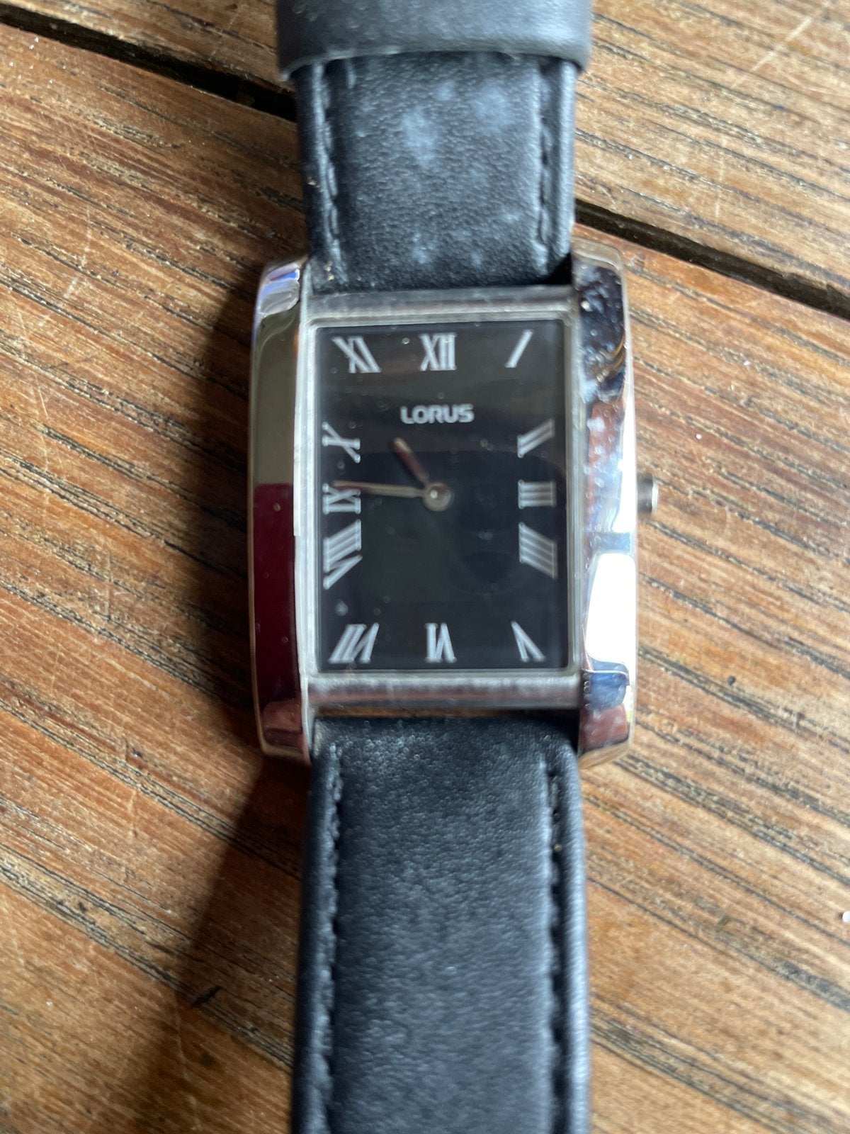 Lorus dameshorloge met zwart leren bandje, Overige merken, Staal, Polshorloge, Ophalen of Verzenden
