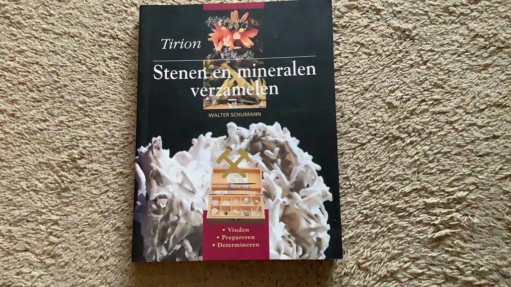 Walter Schumann - Stenen en mineralen verzamelen, Walter Schumann, Sociale wetenschap, Ophalen of Verzenden, Zo goed als nieuw