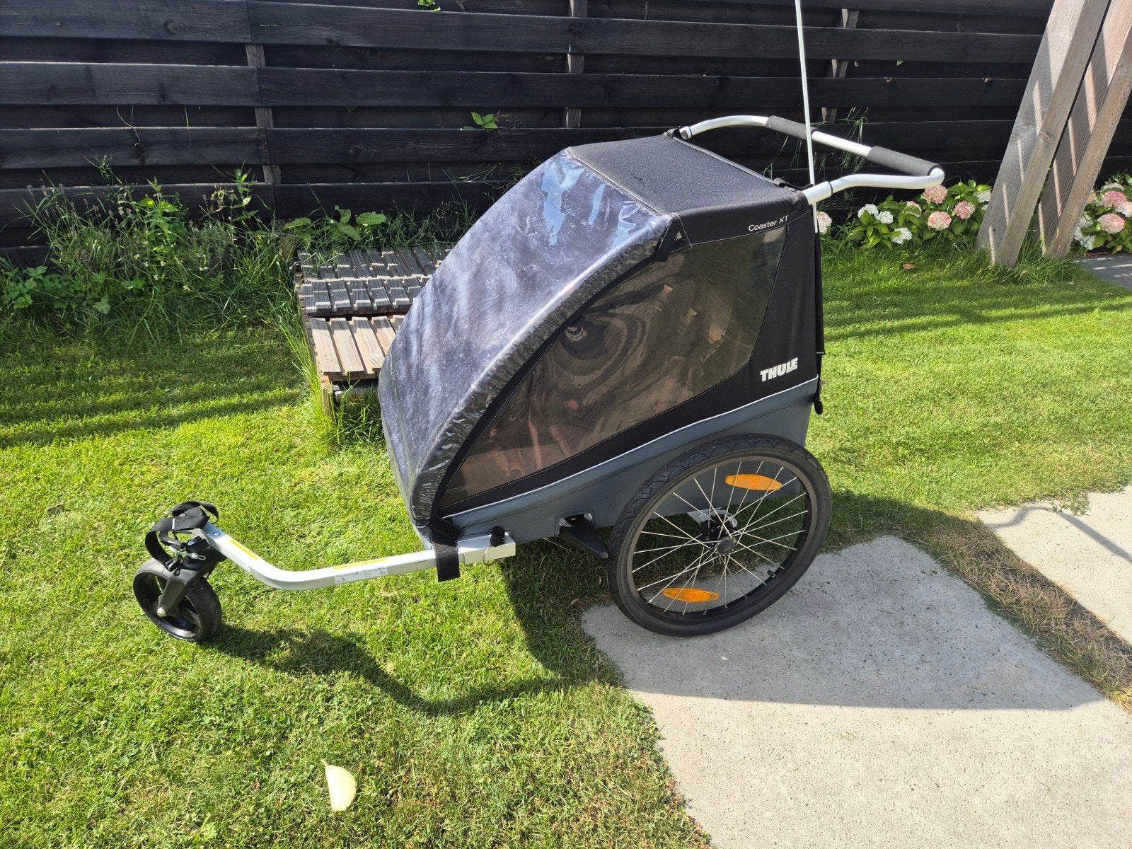 Thule Coaster XT 2-in-1 fietsen wandelkar - Topconditie, Fietsen en Brommers, Fietsaccessoires | Aanhangers en Karren, Ophalen