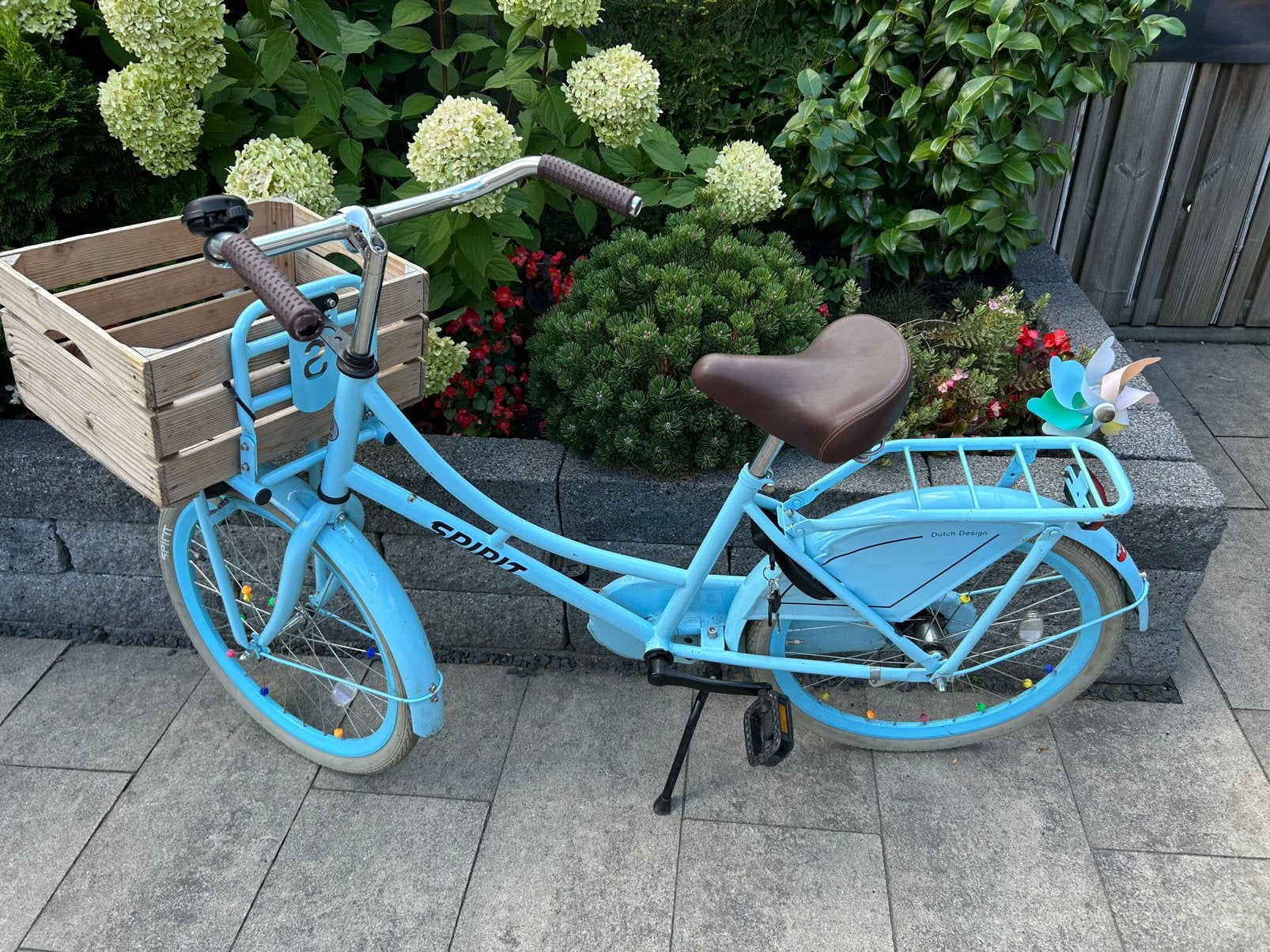 Leuke baby blauwe stadsfiets spirit 22 inch, Ophalen, Zo goed als nieuw, Terugtraprem, 22 inch