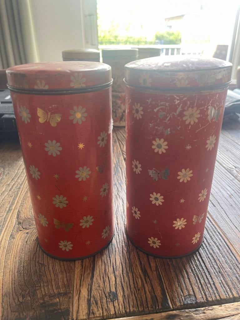 Rood blik met bloemen en vlinders van Ark, Ophalen of Verzenden