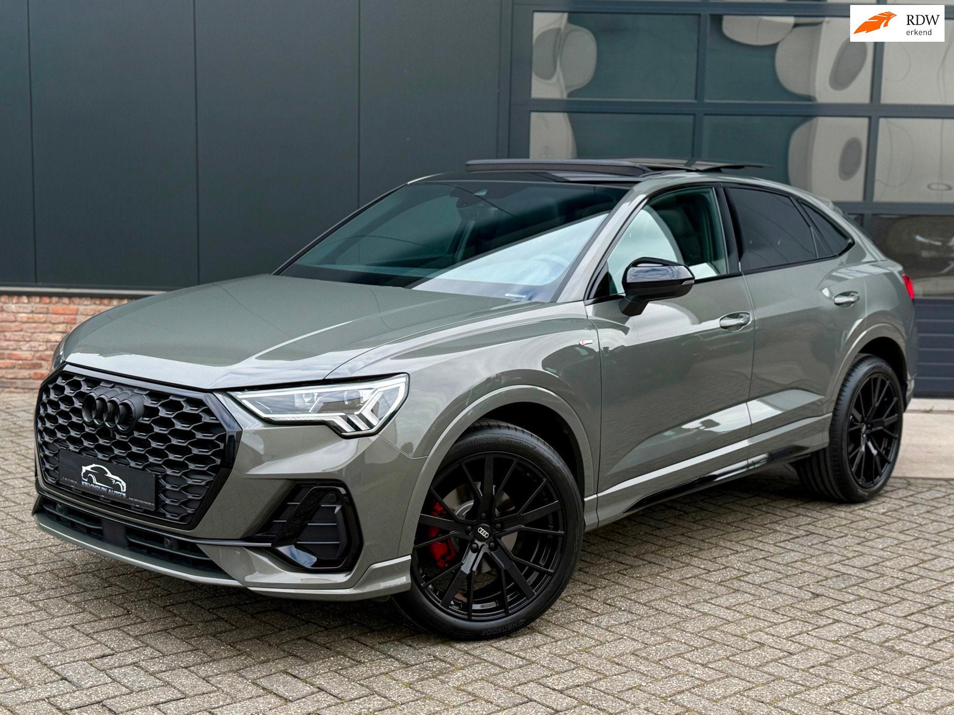 Audi Q3 Sportback 35 TFSI S-Line 150 pk Blackstyle/pano/Came, Auto's, Audi, 4 cilinders, 150 pk, 14 km/l, Bedrijf