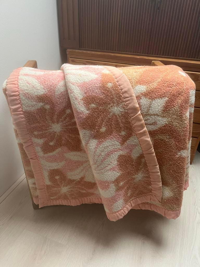 Vintage roze/oranje deken met bloemenpatroon hawai bloemen, Onbekend, tweedehands, Gebruikt, Onbekend, tweedehands, Onbekend, tweedehands
