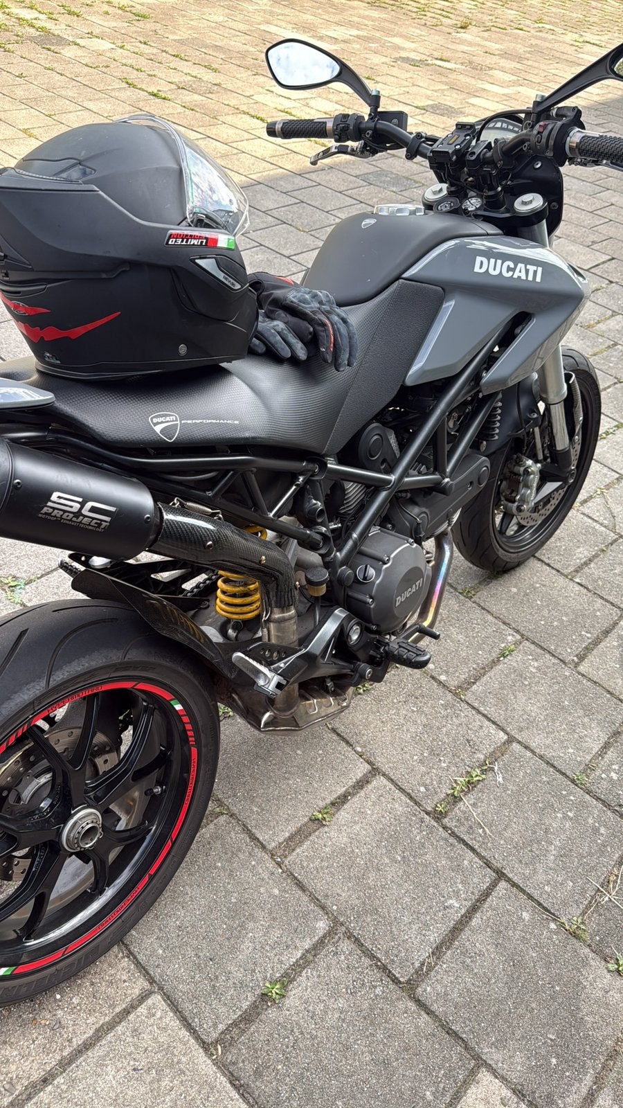 Ducati Hypermotard 796 - Sportieve SuperMoto, 2 cilinders, Sportuitlaat, Motorrijbewijs A, Gebruikt