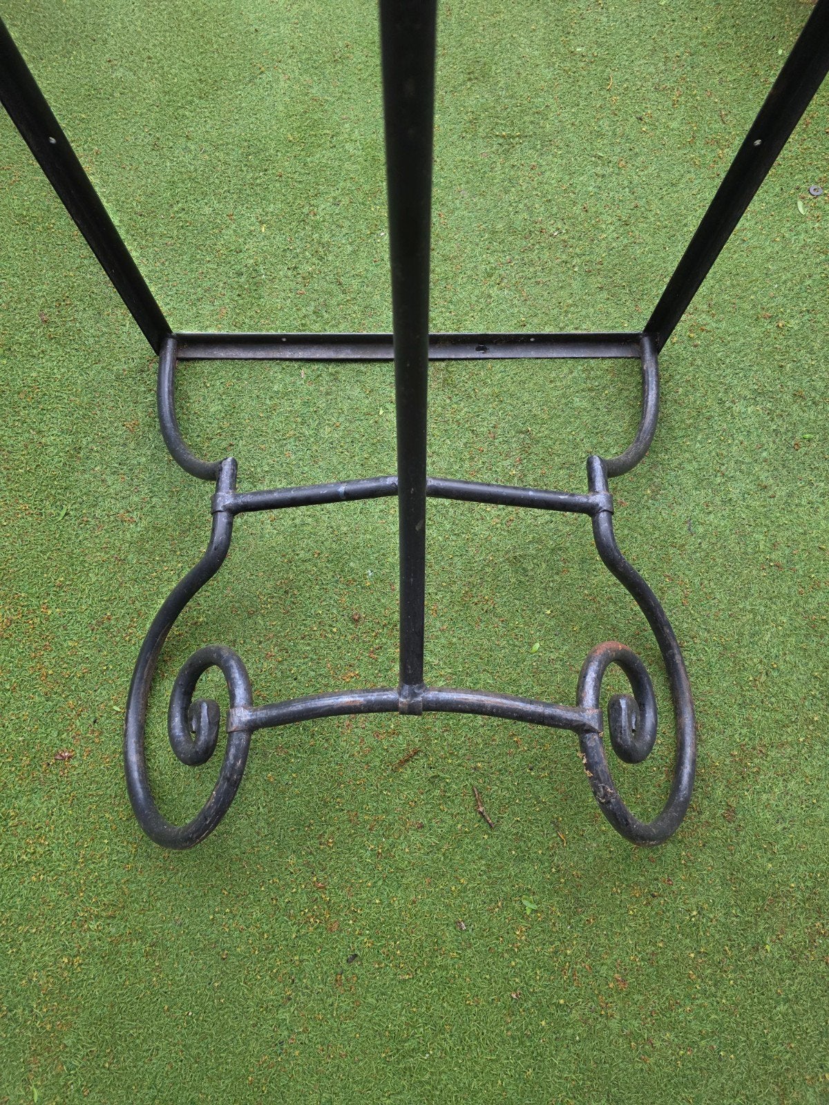 Smeedijzeren tafel onderstel met hardhouten blad., Tuin en Terras, Ophalen, Gebruikt, Rechthoekig, Metaal
