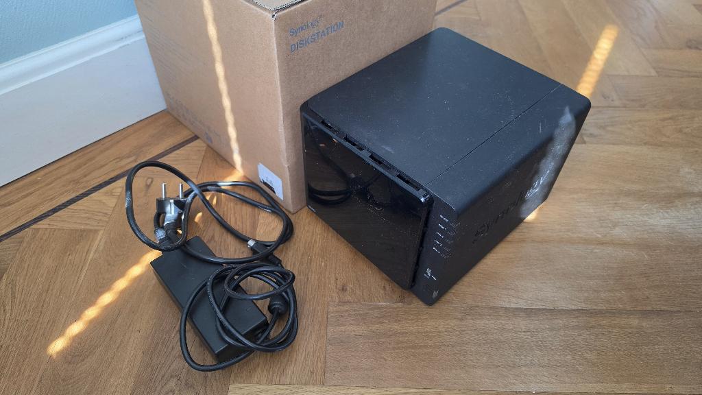 Synology DS413 incl 750GB HD, Computers en Software, NAS, Ophalen of Verzenden, Gebruikt