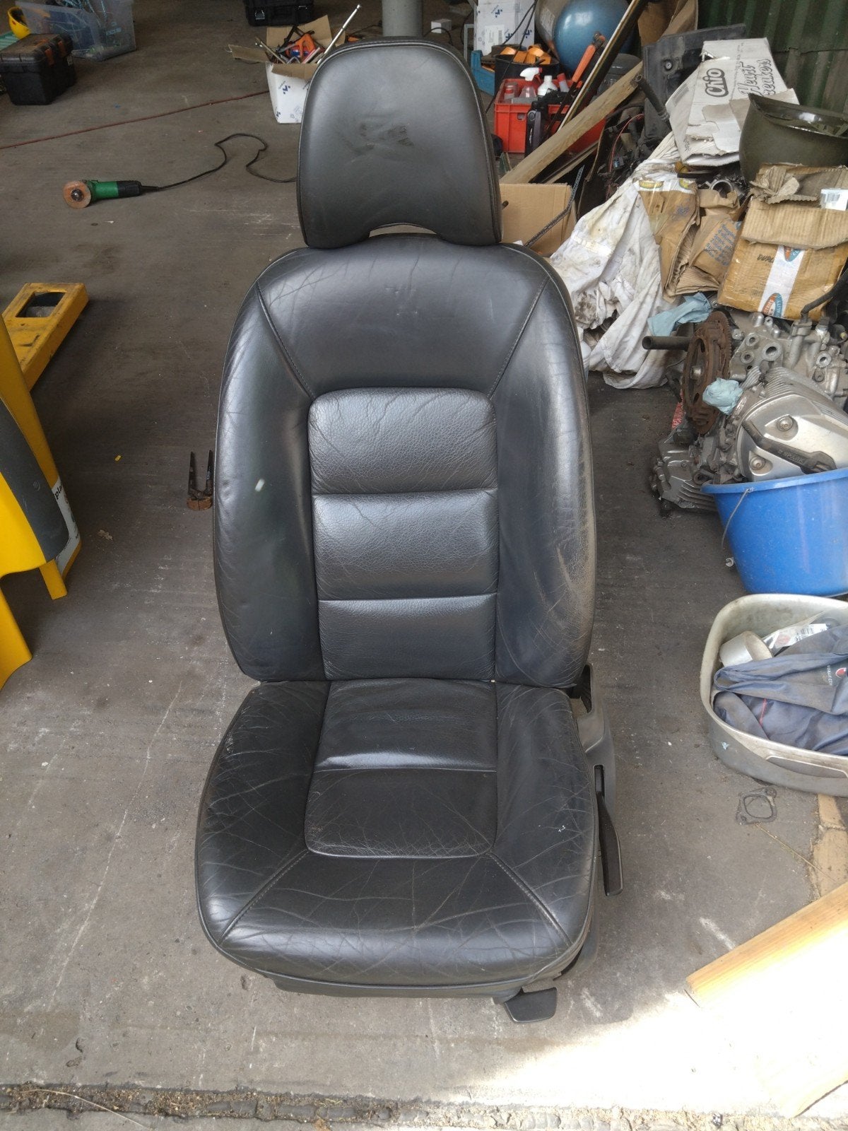 Leren stoel Volvo V70 op Volvo 240 rail, Auto-onderdelen, Interieur en Bekleding, Ophalen