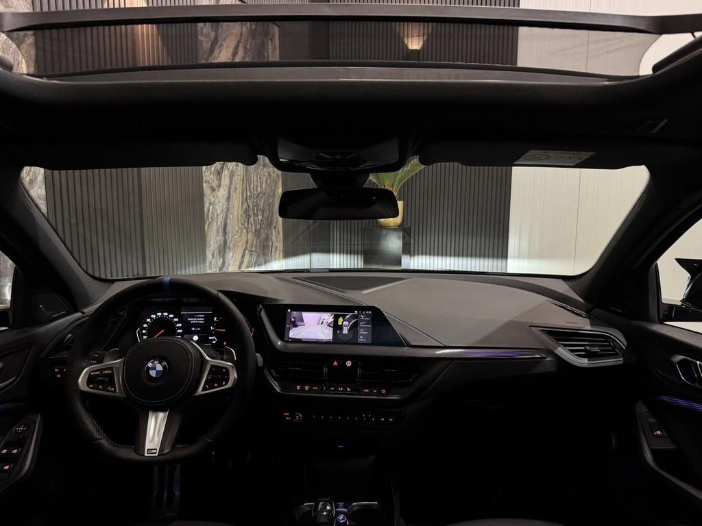 BMW 1-serie 118i M Sport|PANO|SFEER|Harman Kardon|BOMVOL, Auto's, BMW, 136 pk, 1350 kg, Leder en Stof, Zwart