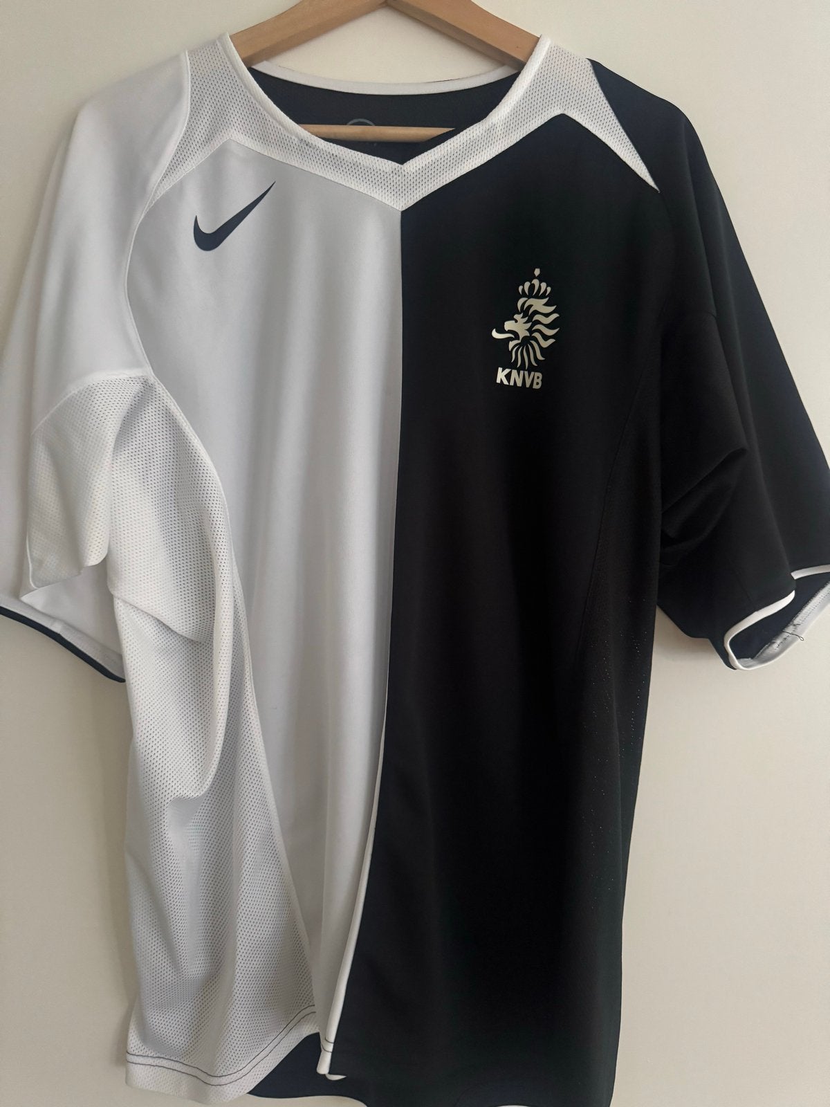Nederlands Elftal Zwart-Wit Shirt 2005 - Anti-Racisme, Sport en Fitness, Voetbal, Maat XL, Ophalen of Verzenden, Zo goed als nieuw