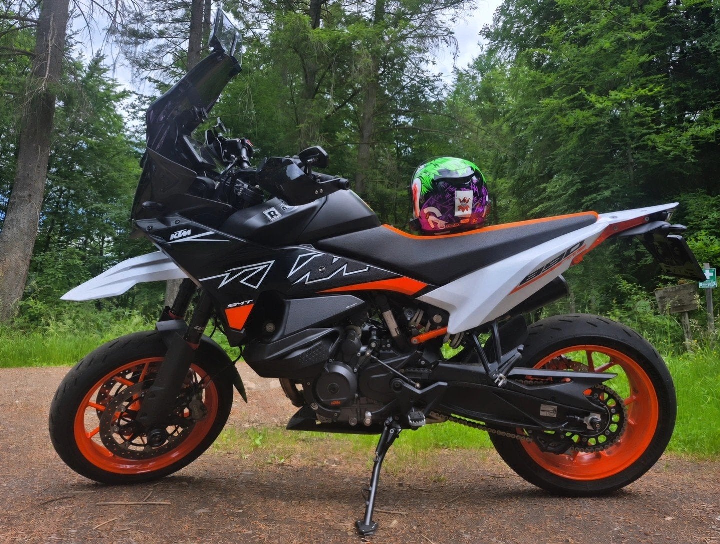 KTM 890 SMT 2024 IXIL uitlaat tanktas hoog windscherm, Motoren, 2 cilinders, Occasion, Traction Control, Motorrijbewijs A