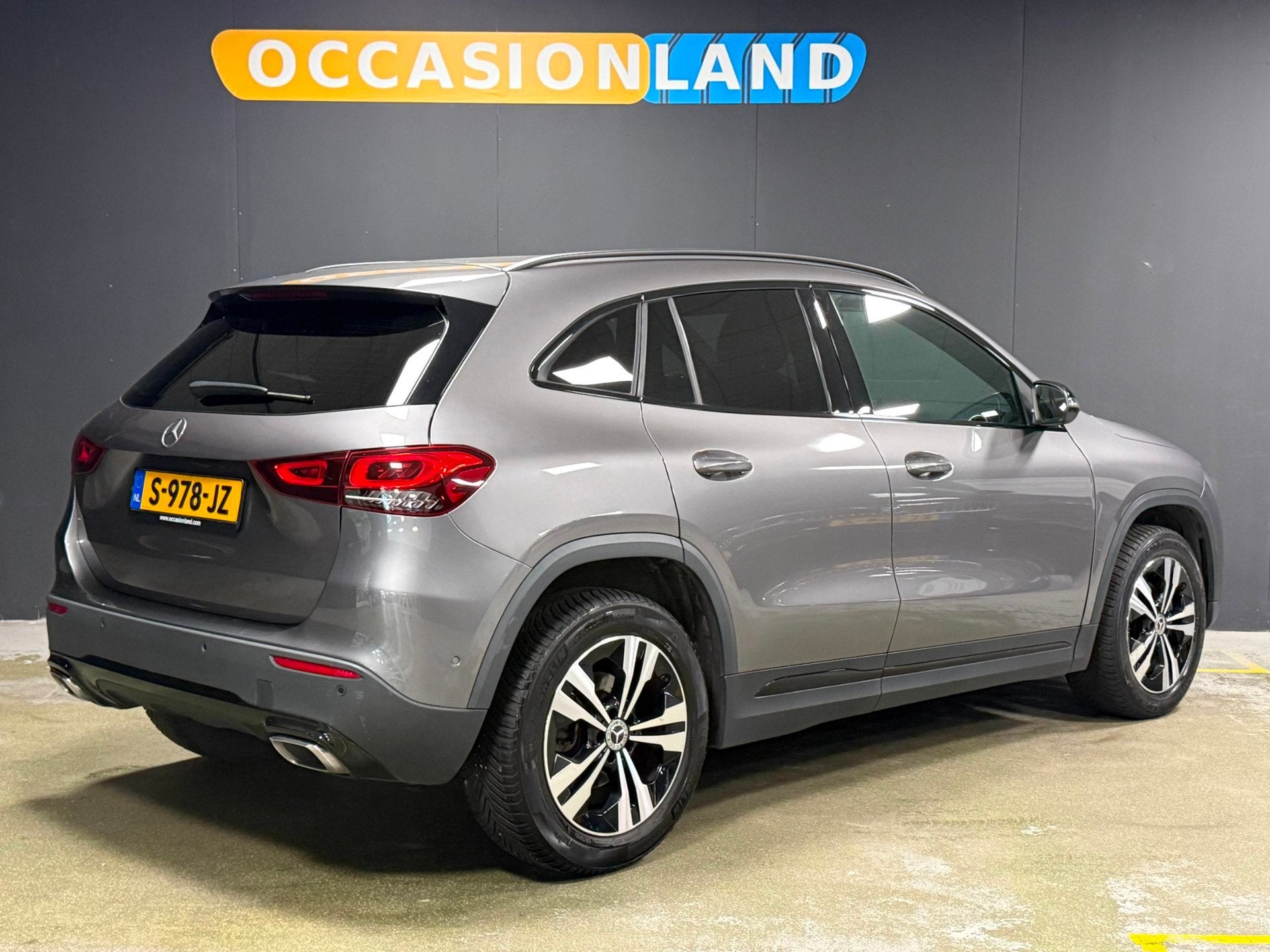 Mercedes-Benz GLA-klasse 180 Progressive|LED|STOELV|CAMERA|C, Auto's, Automatische klimaatregeling, Gebruikt, 4 cilinders, Leder en Stof
