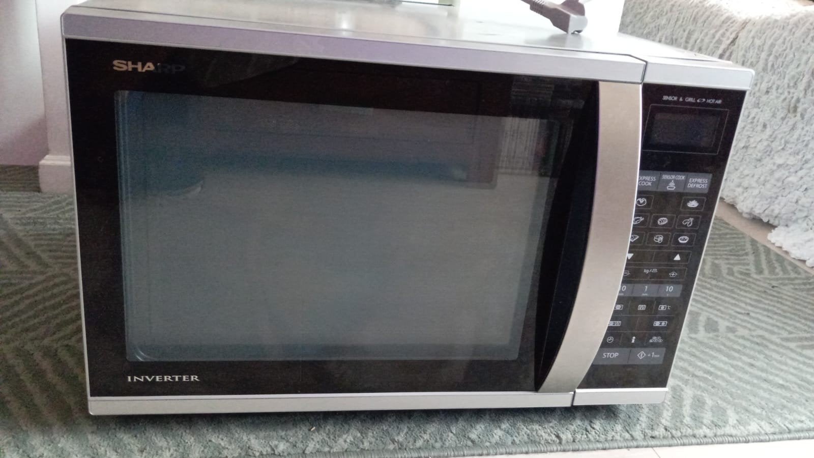 R-971INW sharp inverter combimagnetron (nieuw €500), Witgoed en Apparatuur, Ophalen, Combimagnetron, Zo goed als nieuw, Draaiplateau