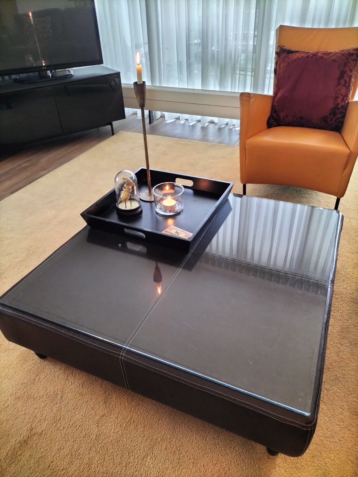 salon tafel/ leren poef met glasplaat, Huis en Inrichting, Tafels | Salontafels, Ophalen, 50 tot 100 cm, 50 tot 100 cm, Zo goed als nieuw
