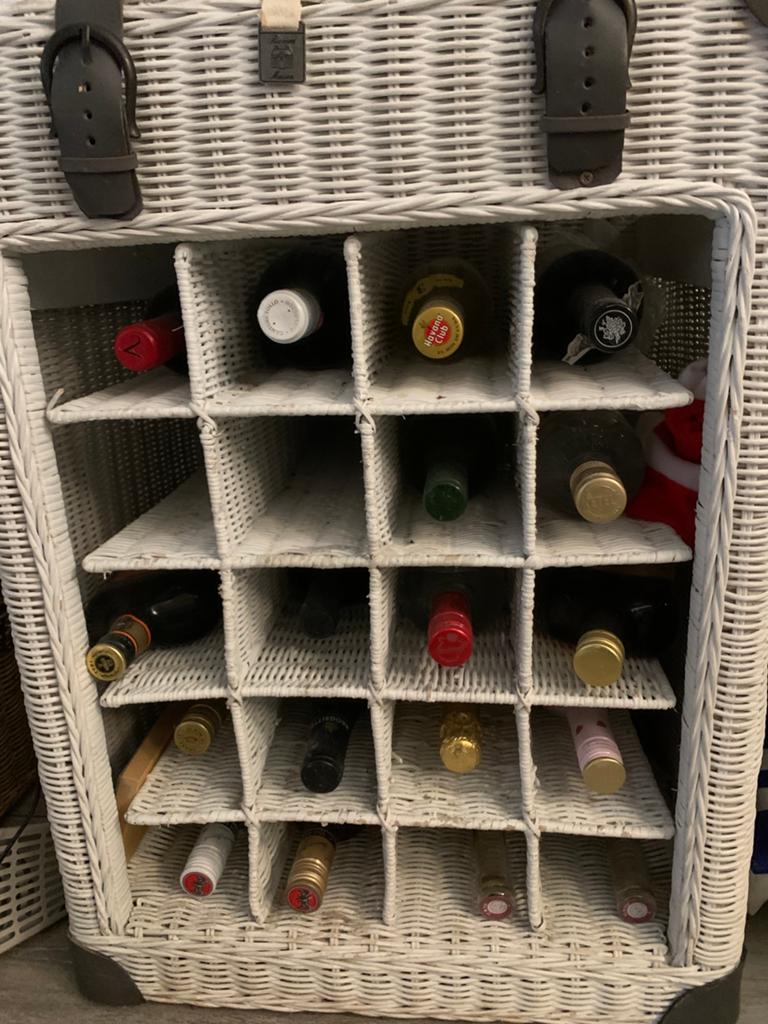 Riviera maison rattan drank rek, Ophalen, Zo goed als nieuw, Minder dan 50 cm, Minder dan 5 flessen