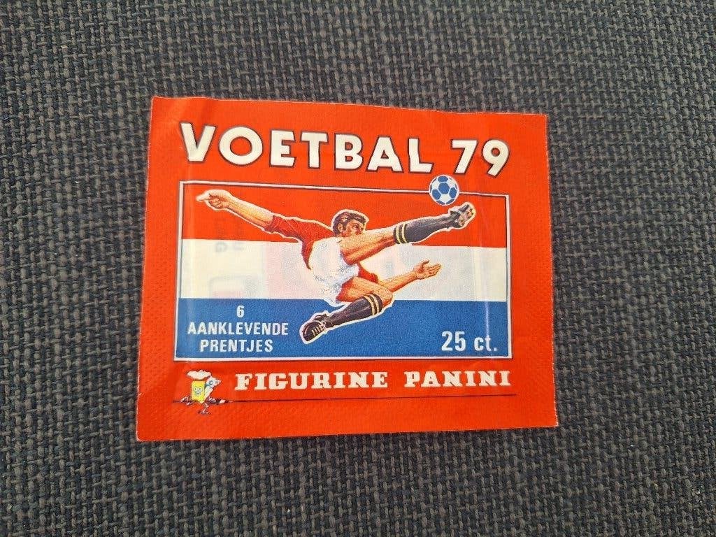 Panini Voetbal 79 ongeopend zakje, Verzamelen, Sportartikelen en Voetbal, Ophalen of Verzenden, Nieuw, Overige binnenlandse clubs