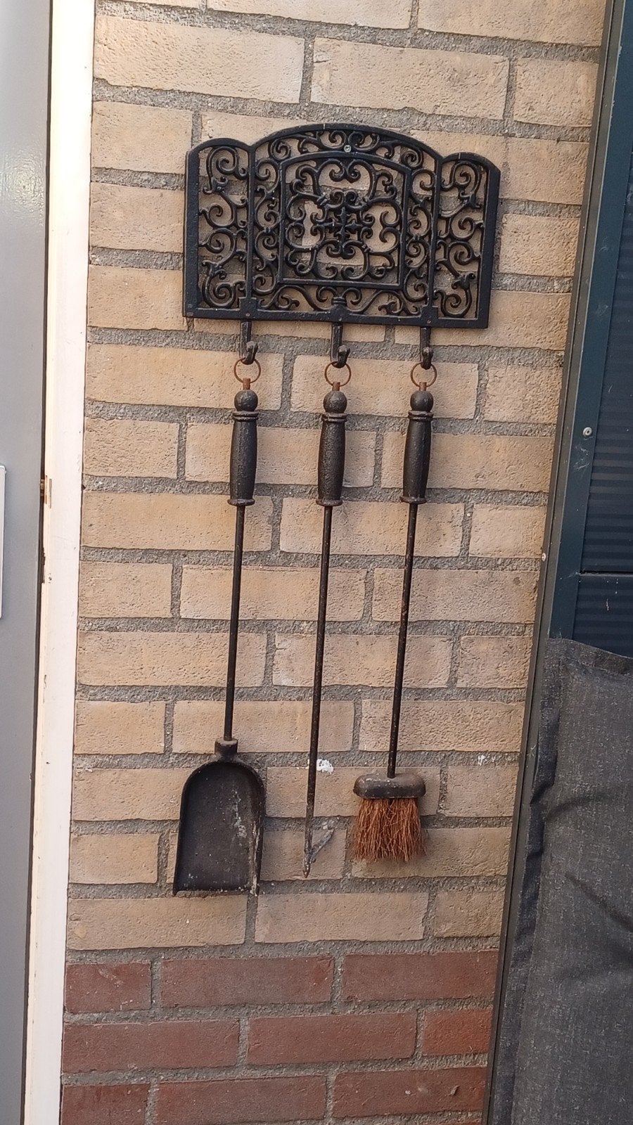 Smeedijzeren haardstel met schep, pook en borstel, Ophalen of Verzenden, Gebruikt, Houthaard